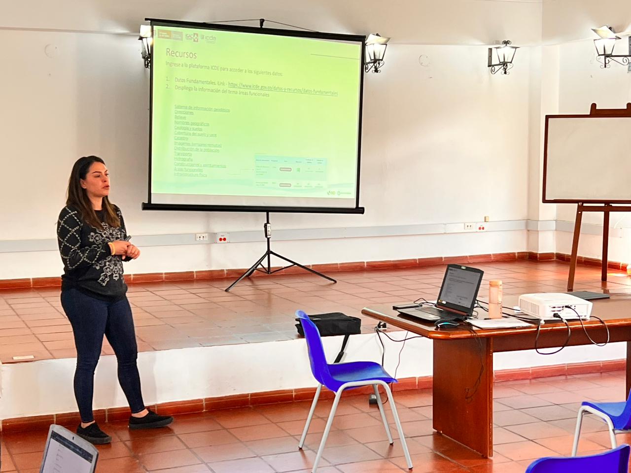 capacitación del Taller territorial de la ICDE