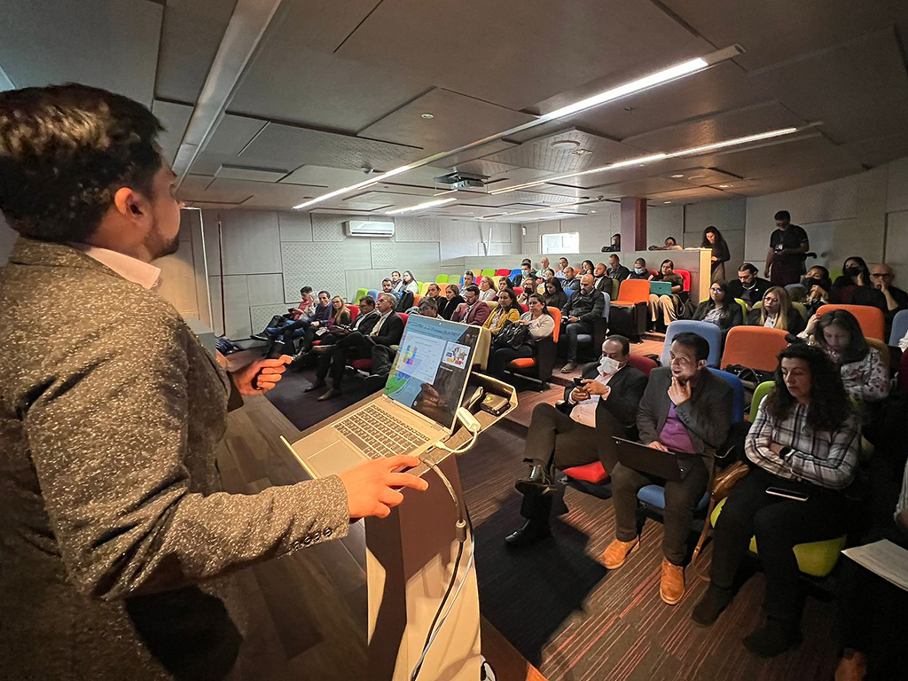 Presentación ICDE por parte del Consultor Roberto Cajamarca en la Semana IDECA 2022